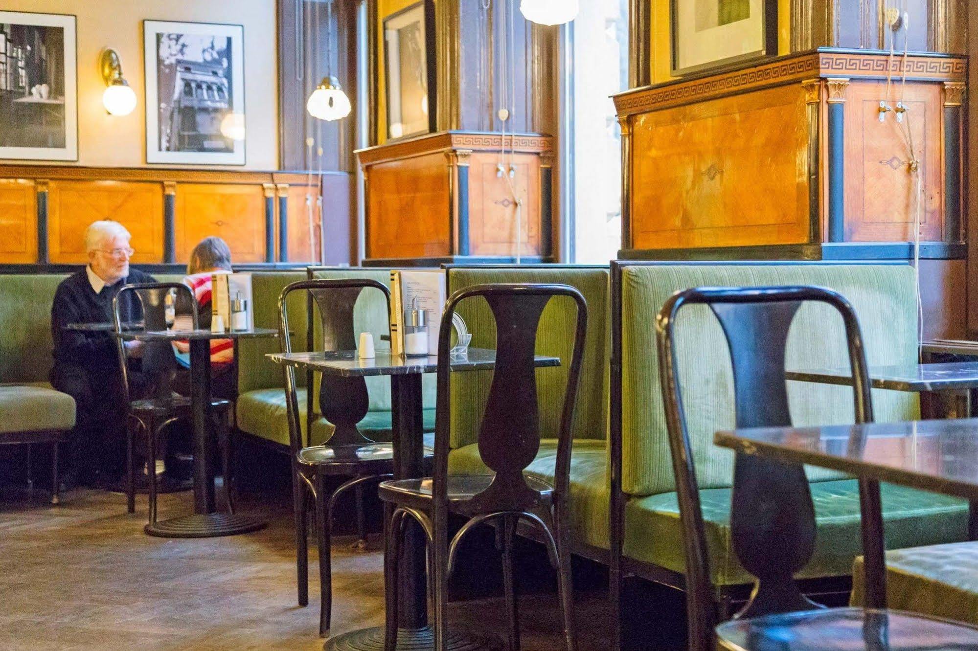 Graetzlhotel Beim Belvedere Wina Bagian luar foto